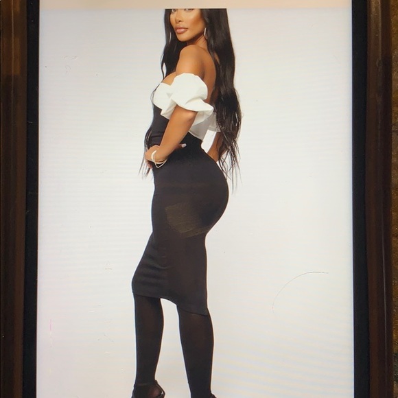 Cute of the Shoulder mini dress - Picture 3 of 3